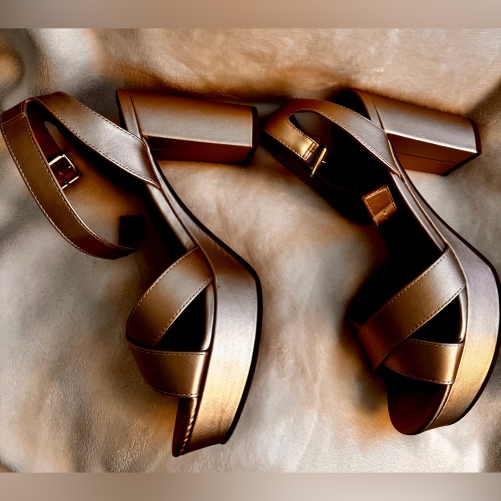 NIB! Sun & Stone Gold Lilla sandals in gold size 9.5 - Picture 7 of 11